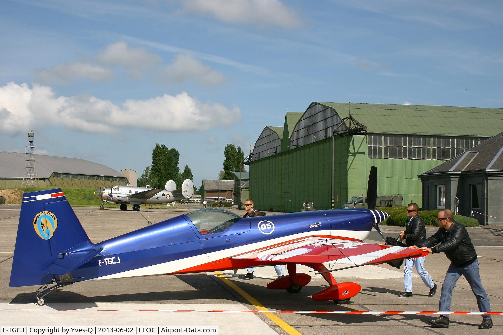 F-TGCJ, Extra EA-330SC C/N 05, Extra EA-330SC, Châteaudun Air Base 279 (LFOC) Open day 2013