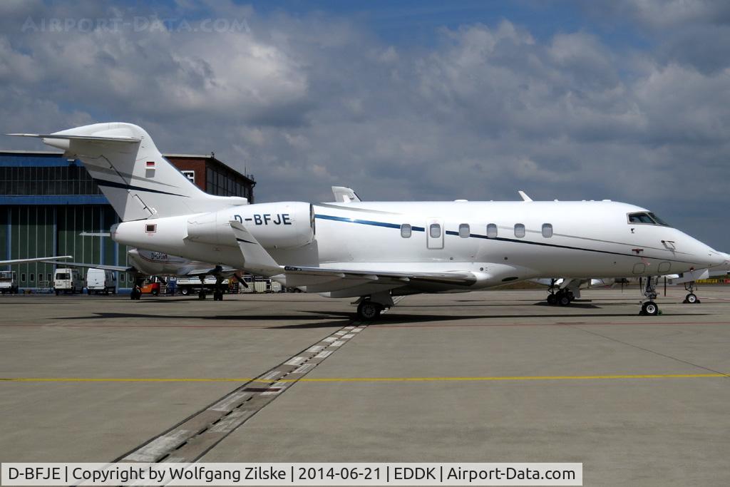 D-BFJE, 2001 Bombardier Challenger 300 (BD-100-1A10) C/N 20004, visitor