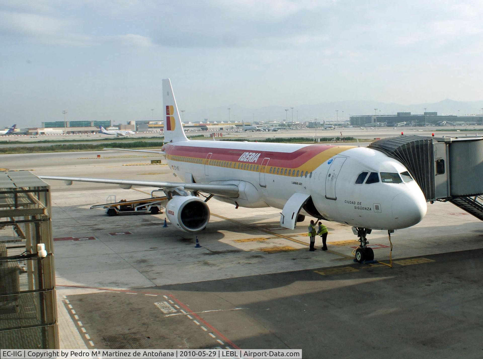 EC-IIG, 2001 Airbus A321-211 C/N 1554, Aeropuerto El Prat Barcelona