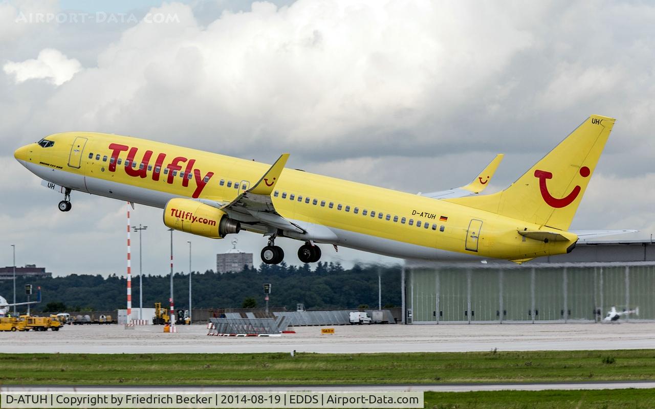 D-ATUH, 2006 Boeing 737-8K5 C/N 34689, departure from Stuttgart