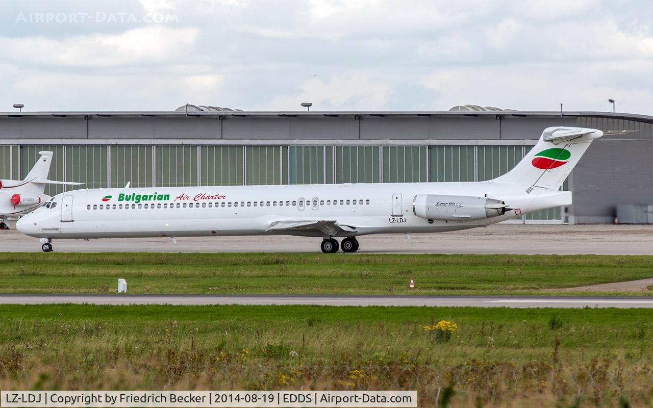 LZ-LDJ, 1995 McDonnell Douglas MD-82 (DC-9-82) C/N 53230, taxying to the gate