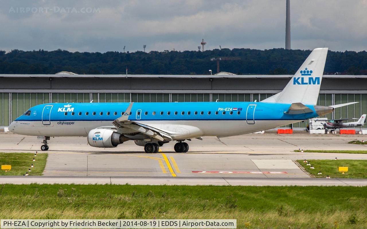 PH-EZA, 2008 Embraer 190LR (ERJ-190-100LR) C/N 19000224, taxying to the gate