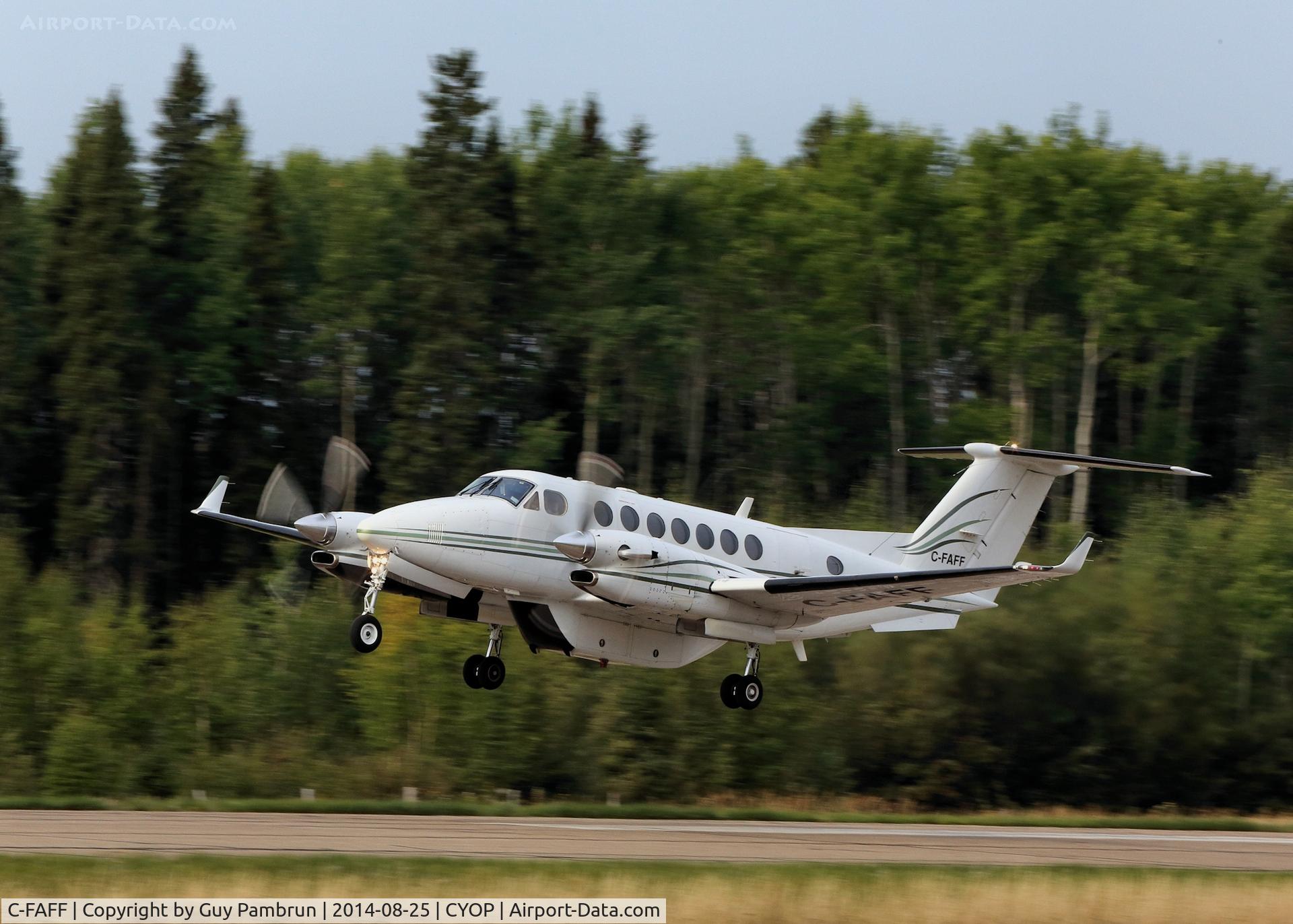 C-FAFF, 1994 Beech B300 King Air C/N FL112, Departing for Edmonton