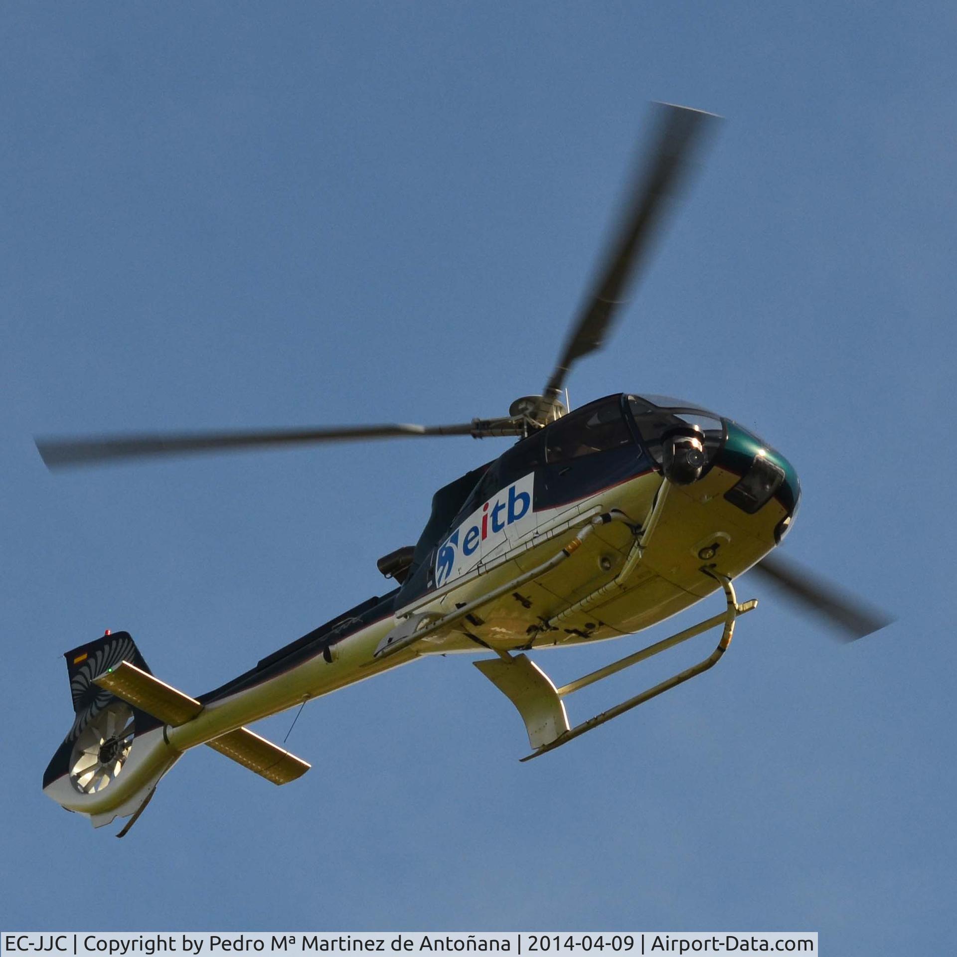 EC-JJC, Eurocopter EC-130B-4 (AS-350B-4) C/N 3539, En vuelo - Vuelta al pais Vasco 2014