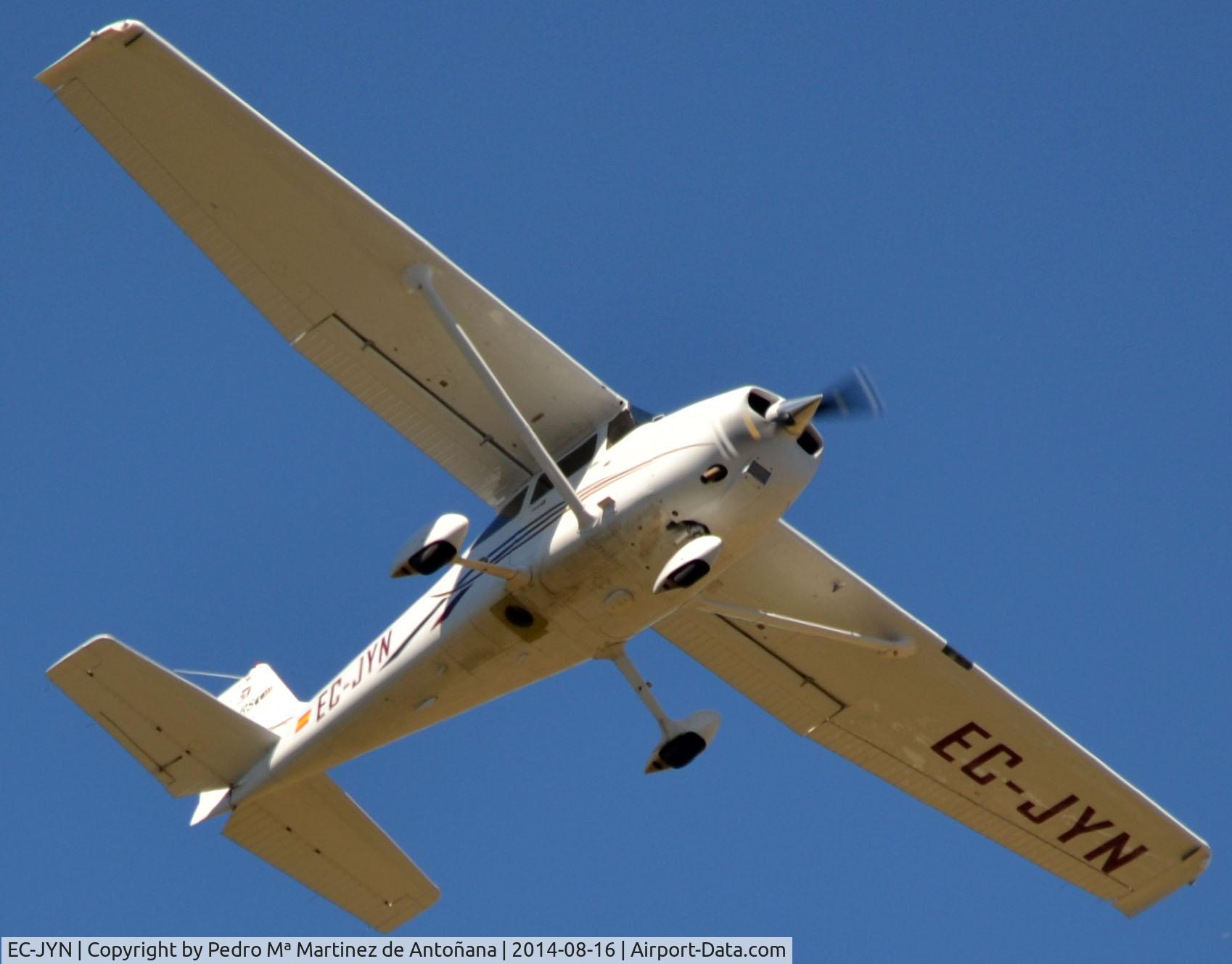 EC-JYN, 2006 Cessna 172S C/N 172S10165, Haro - La Rioja
En vuelo -