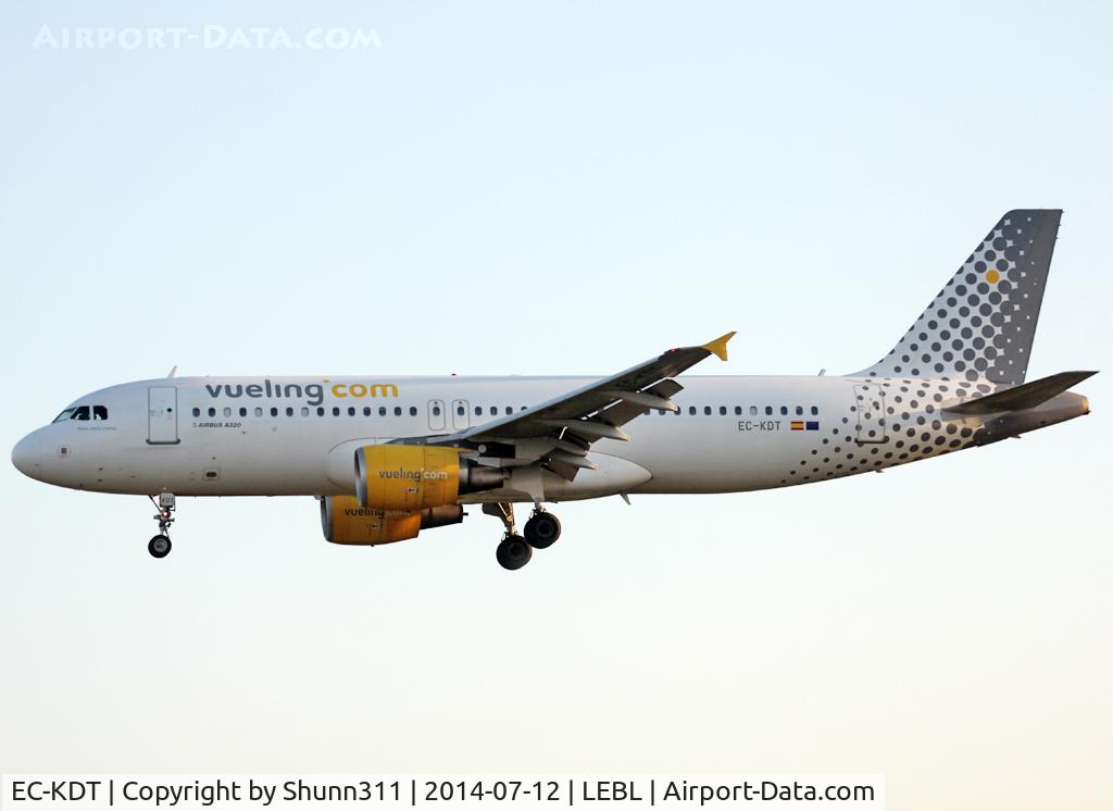 EC-KDT, 2007 Airbus A320-216 C/N 3145, Landing rwy 25R