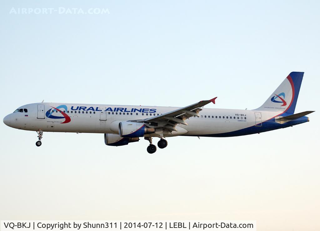 VQ-BKJ, 1998 Airbus A321-211 C/N 0815, Landing rwy 25R