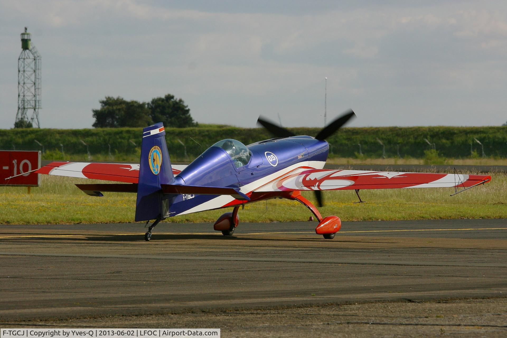 F-TGCJ, Extra EA-330SC C/N 05, Extra EA-330SC, Chateaudun Air Base 279 (LFOC) Open day 2013