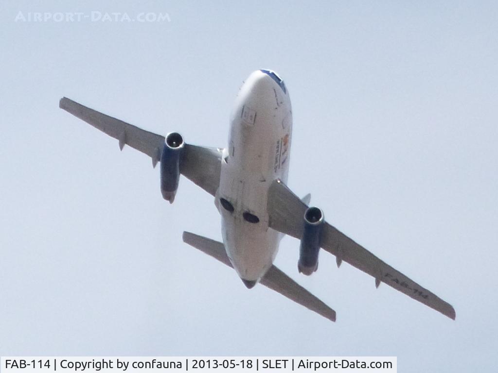 FAB-114, 1981 Boeing 737-230 C/N 22135, TAM leaving El Trompillo