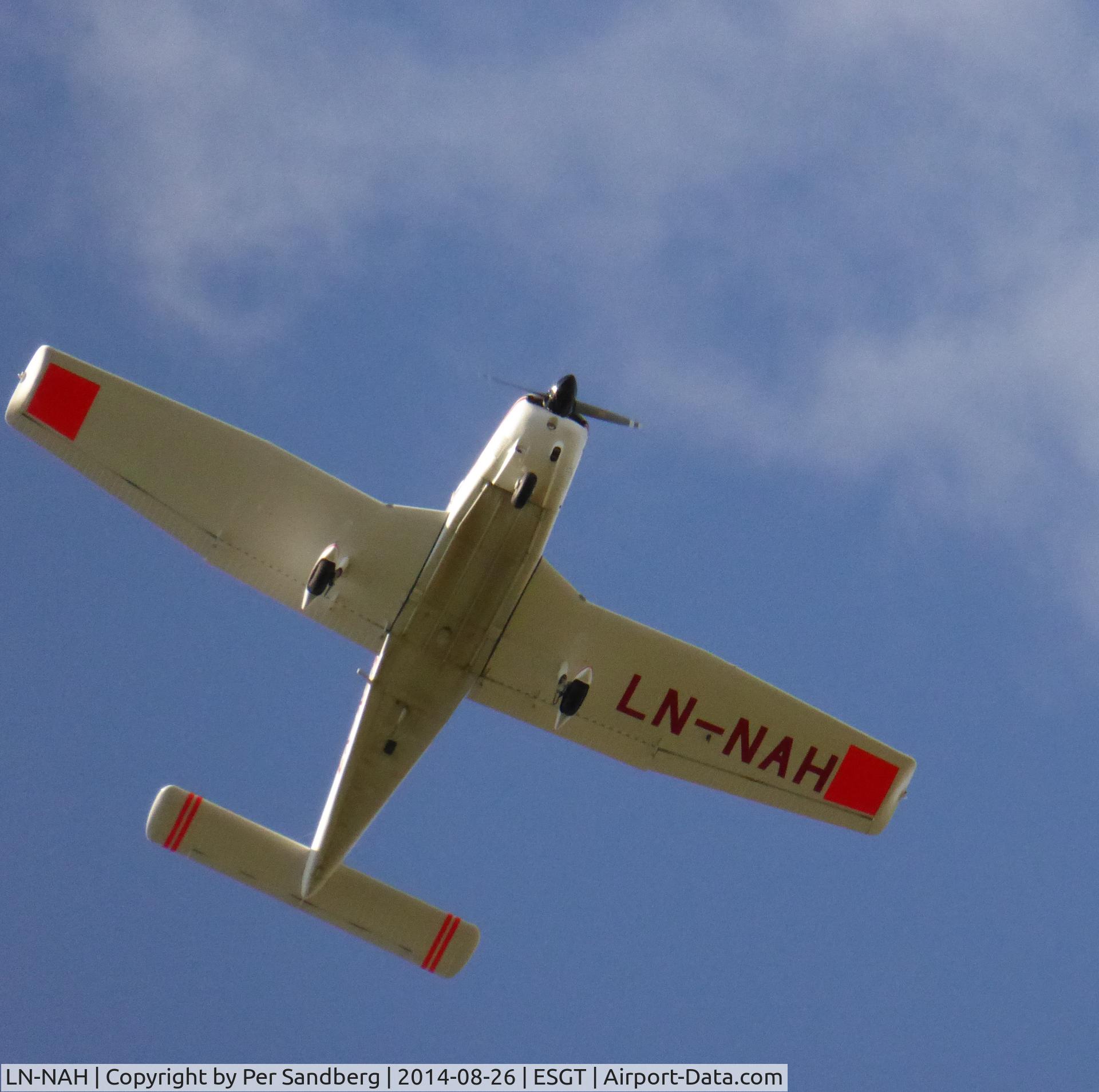 LN-NAH, Piper PA-28-181 Cherokee Archer II C/N 28-7690194, LN-NAH