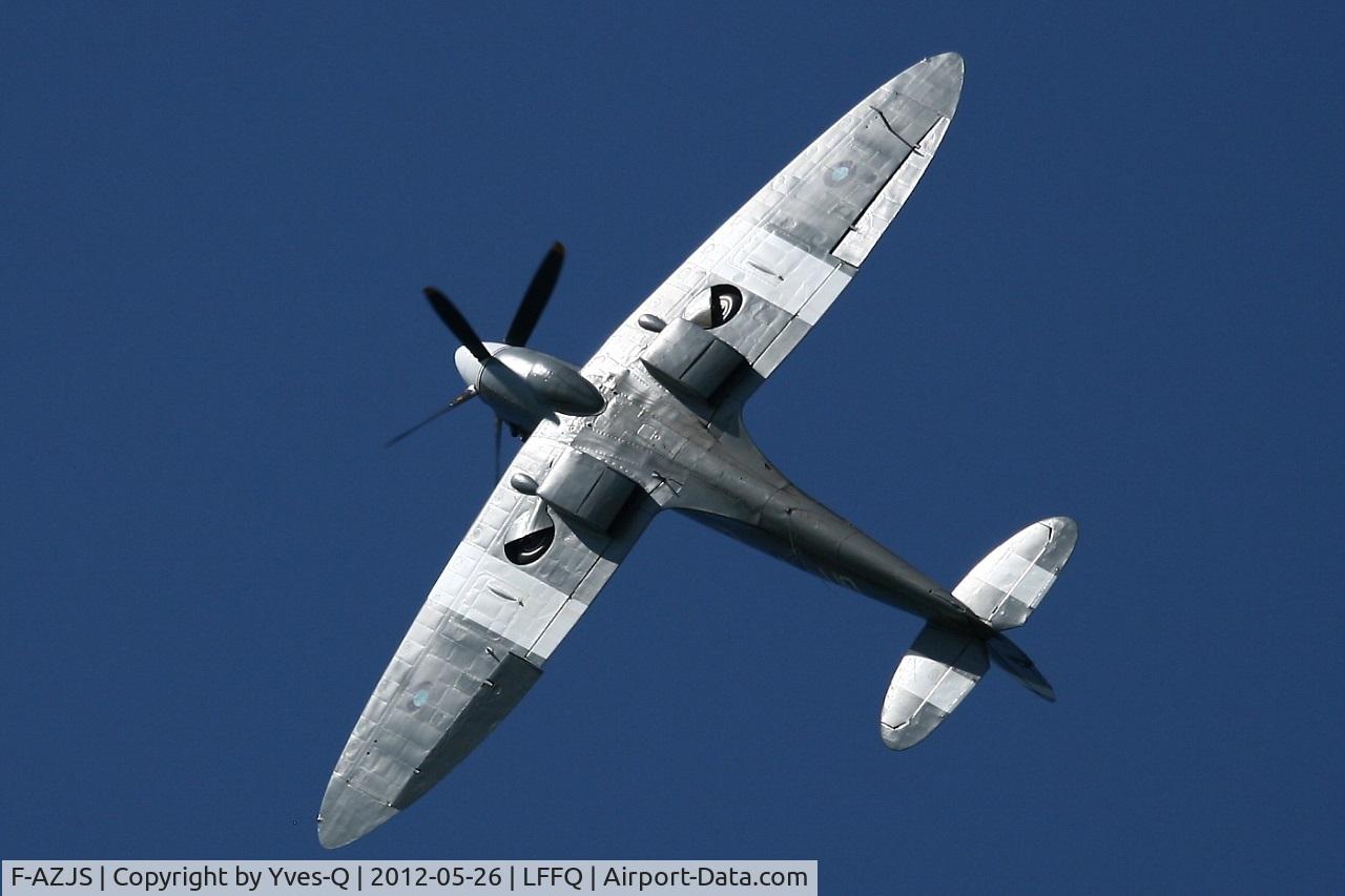F-AZJS, 1944 Supermarine 389 Spitfire PR.XIX C/N 6S/585110, Supermarine Spitfire PR19 389, La Ferté Alais Airfield (LFFQ) Air Show (Le Temps Des Hélices) in may 2012