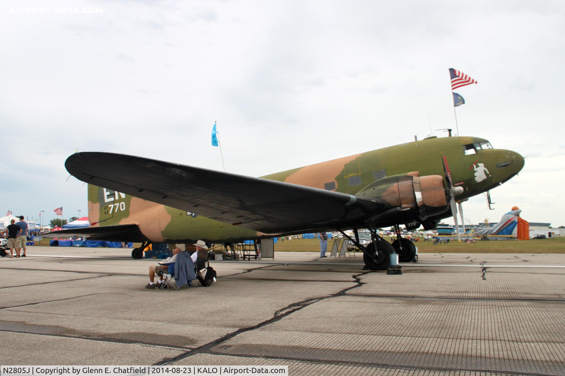 N2805J, 1944 Douglas DC3C-R-1830-90C C/N 20835, At the air show