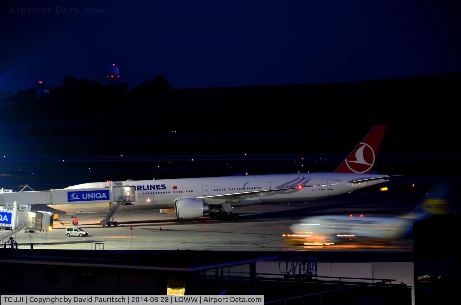 TC-JJI, 2010 Boeing 777-3F2/ER C/N 40709, Prepearing for push-back