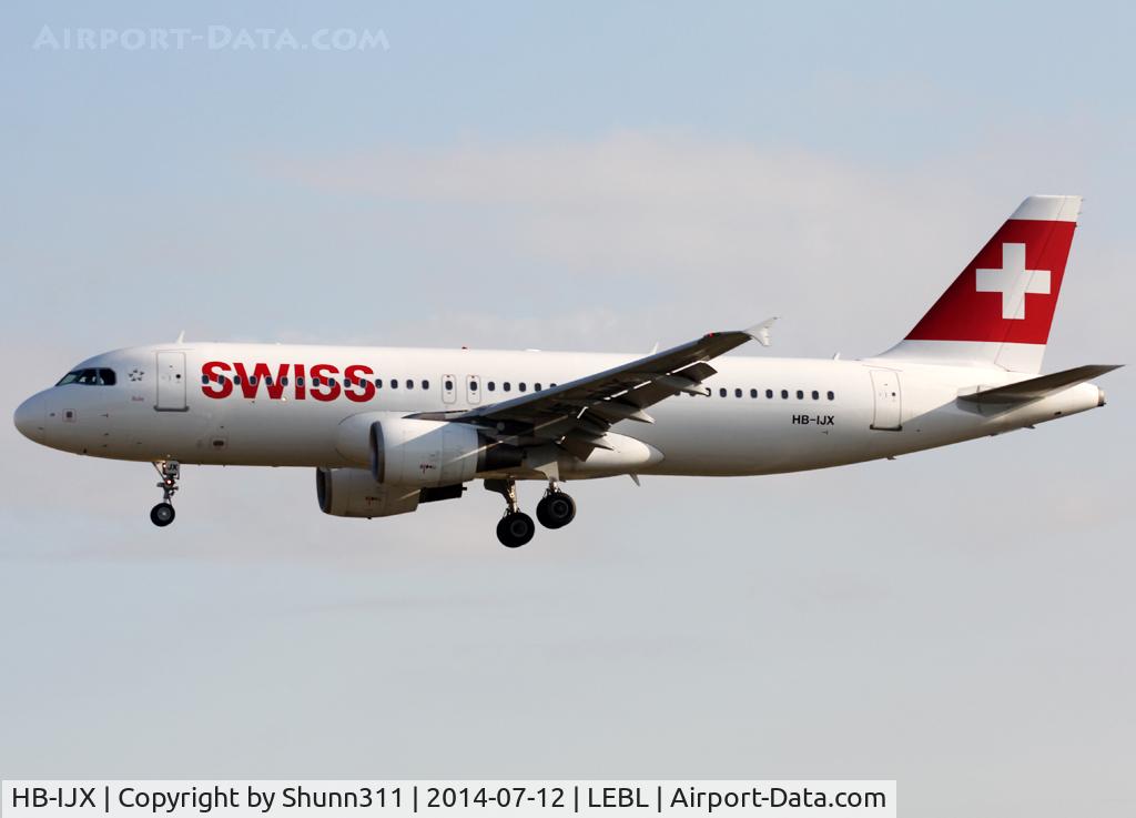 HB-IJX, 2002 Airbus A320-214 C/N 1762, Landing rwy 25R with new titles