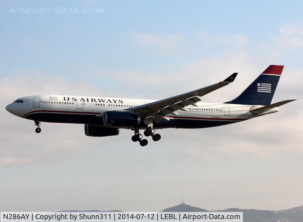 N286AY, 2013 Airbus A330-243 C/N 1415, Landing rwy 25R