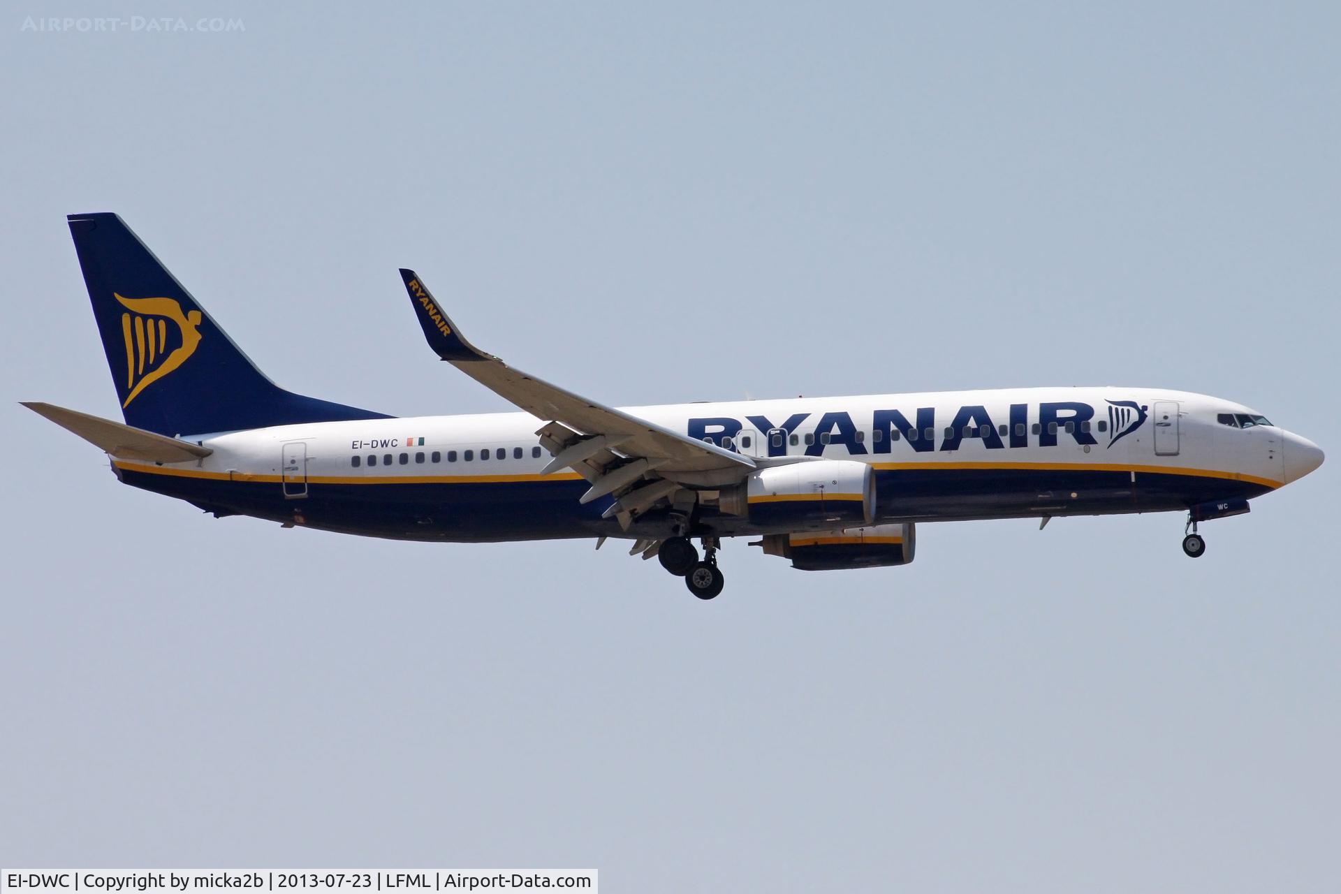 EI-DWC, 2007 Boeing 737-8AS C/N 36076, Landing