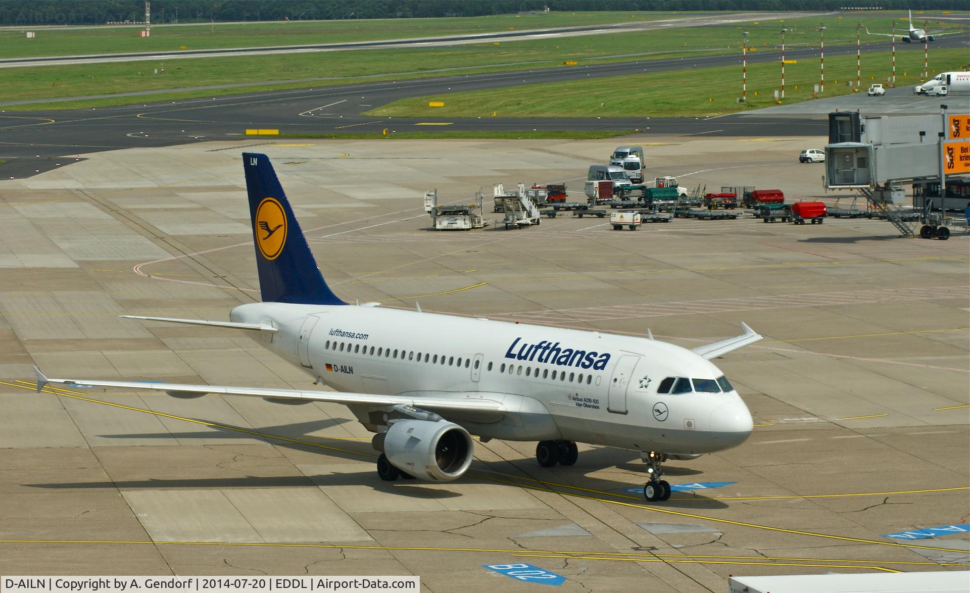 D-AILN, 1997 Airbus A319-114 C/N 700, Lufthansa, seen here taxiing to the gate at Düsseldorf Int'l(EDDL)