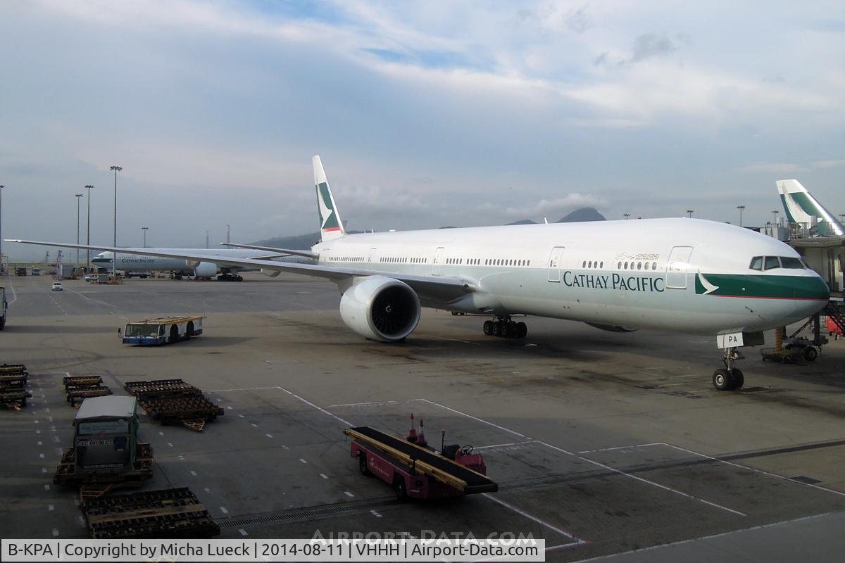 B-KPA, 2007 Boeing 777-367/ER C/N 36154, At Hong Kong