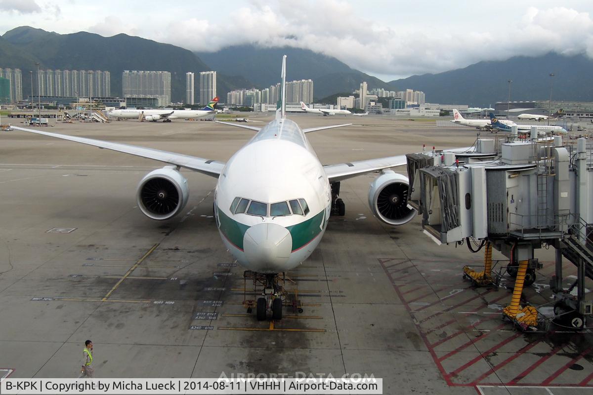 B-KPK, 2009 Boeing 777-367/ER C/N 36158, At Hong Kong