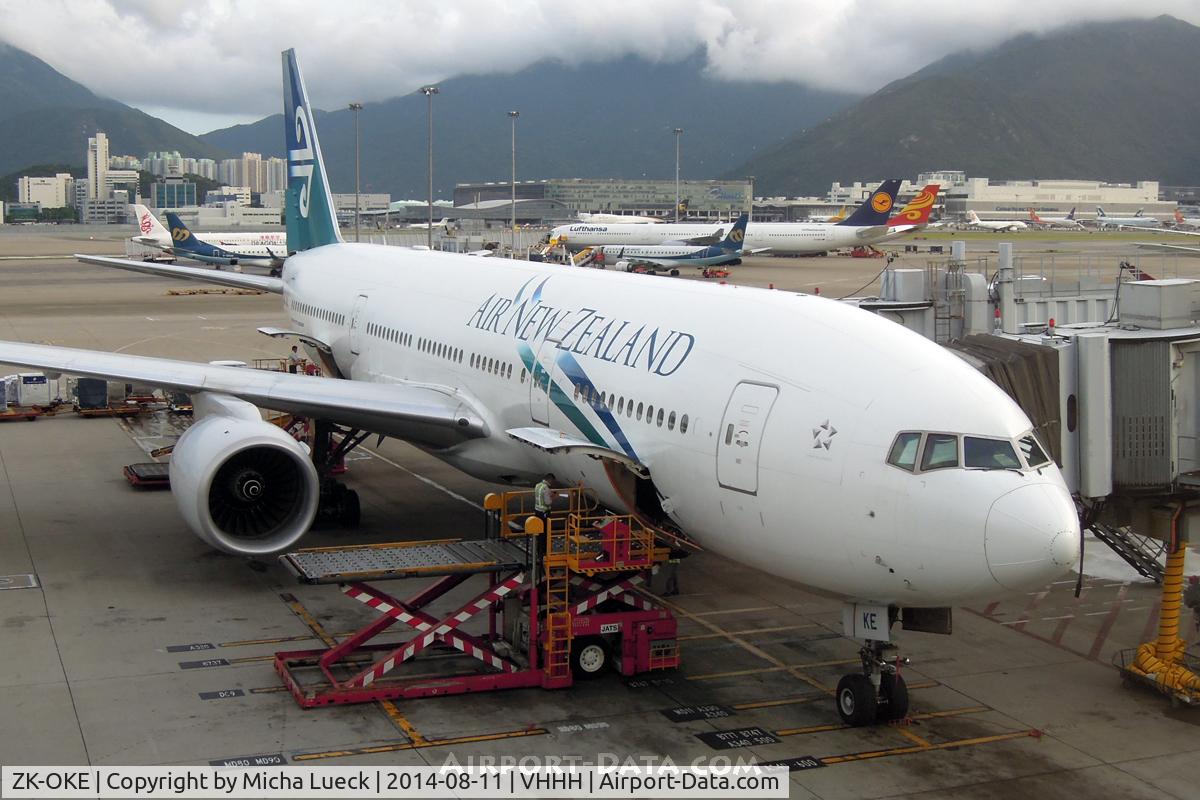 ZK-OKE, 2006 Boeing 777-219/ER C/N 32712, At Hong Kong