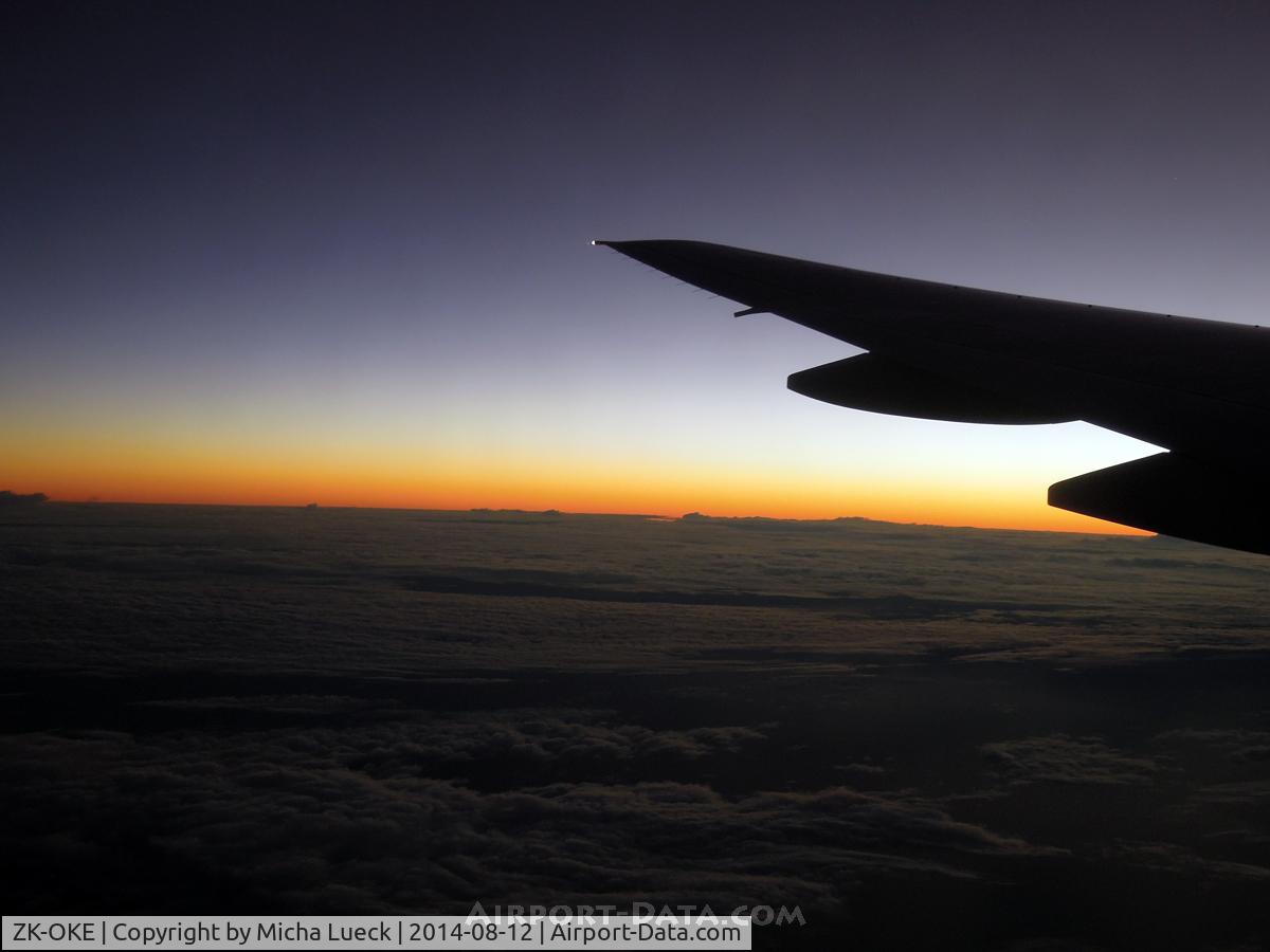 ZK-OKE, 2006 Boeing 777-219/ER C/N 32712, Sunrise, HKG-AKL