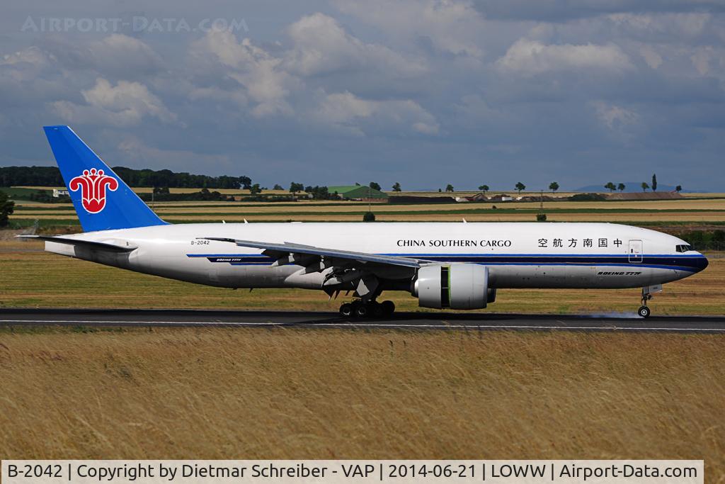 B-2042, 2013 Boeing 777-F1B C/N 41633, China Southern Boeing 777-200