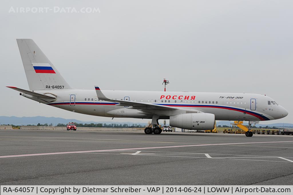 RA-64057, Tupolev 204-300 C/N 64057, Rossija Tupolev 204