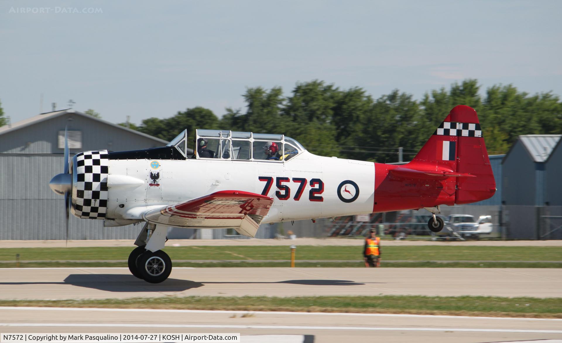 N7572, 1941 North American AT-6D Texan C/N 41-34018, North American AT-6D