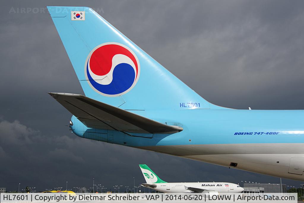 HL7601, 2004 Boeing 747-4B5F/SCD C/N 33949, Korean Air Boeing 747-400
