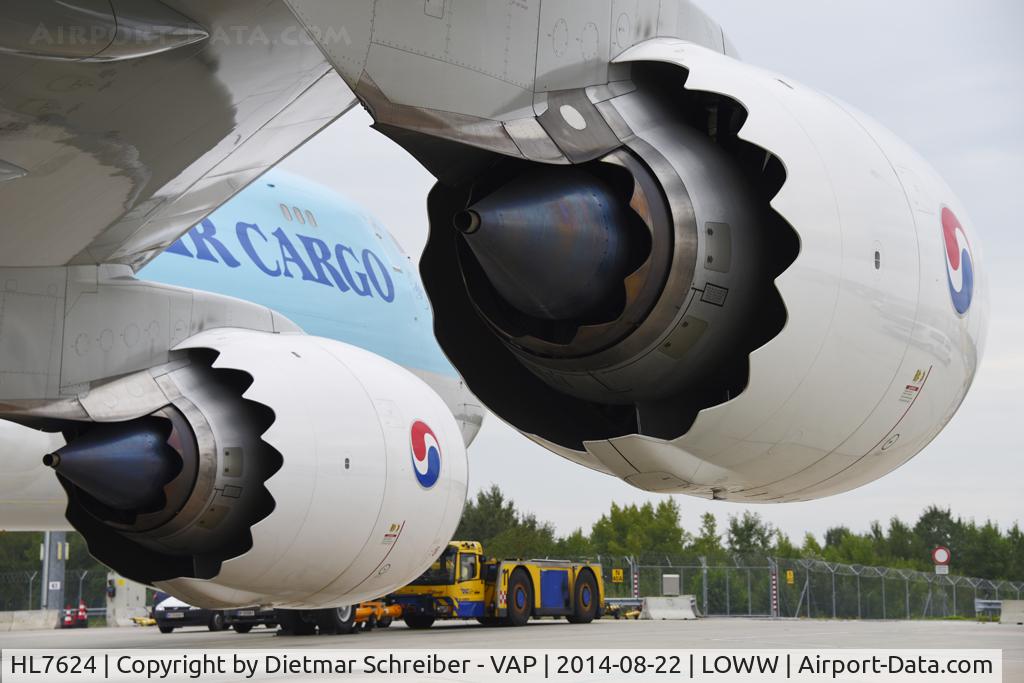 HL7624, 2013 Boeing 747-8B5F C/N 37656, Korean Air Boeing 747-8