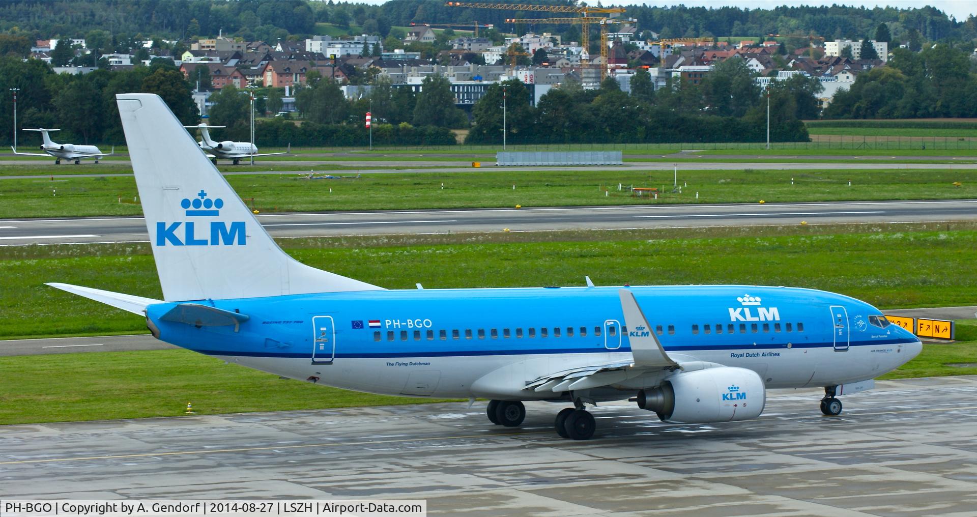 PH-BGO, 2011 Boeing 737-7K2 C/N 38126, KLM, is here waiting for taxi clearence at Zürich-Kloten(LSZH)
