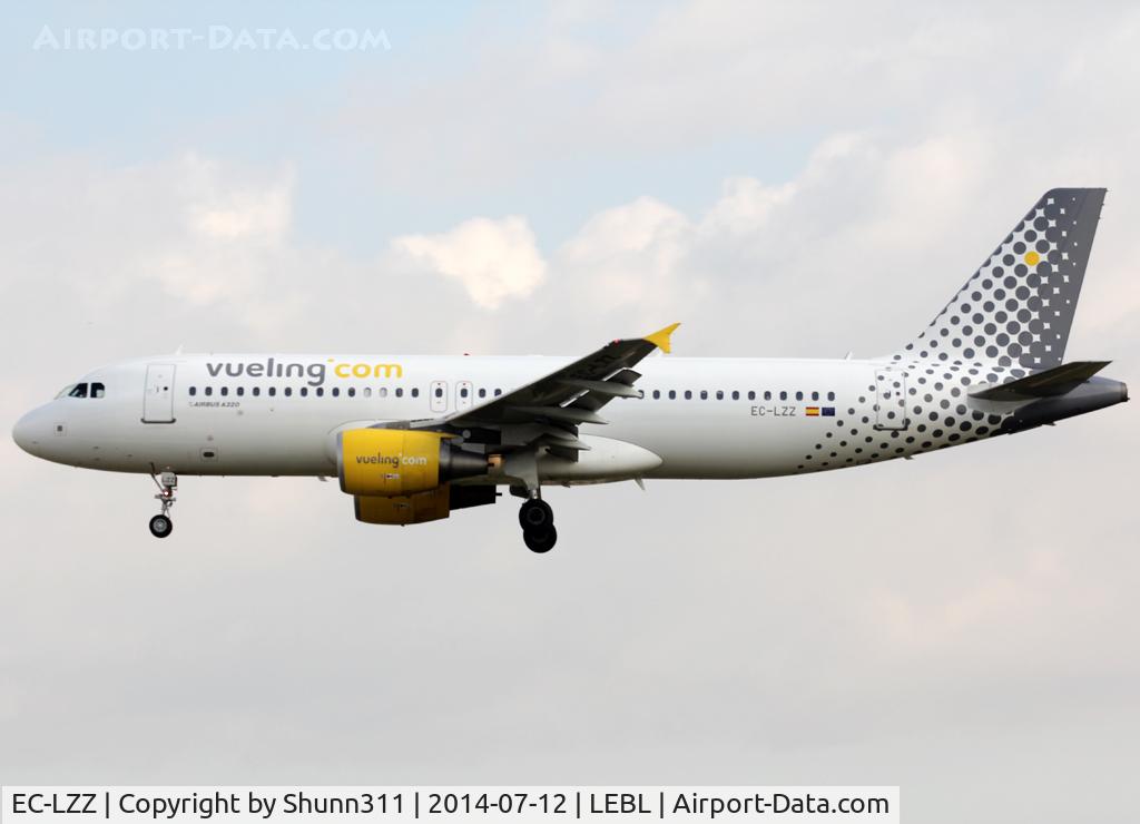 EC-LZZ, 2005 Airbus A320-214 C/N 2620, Landing rwy 25R