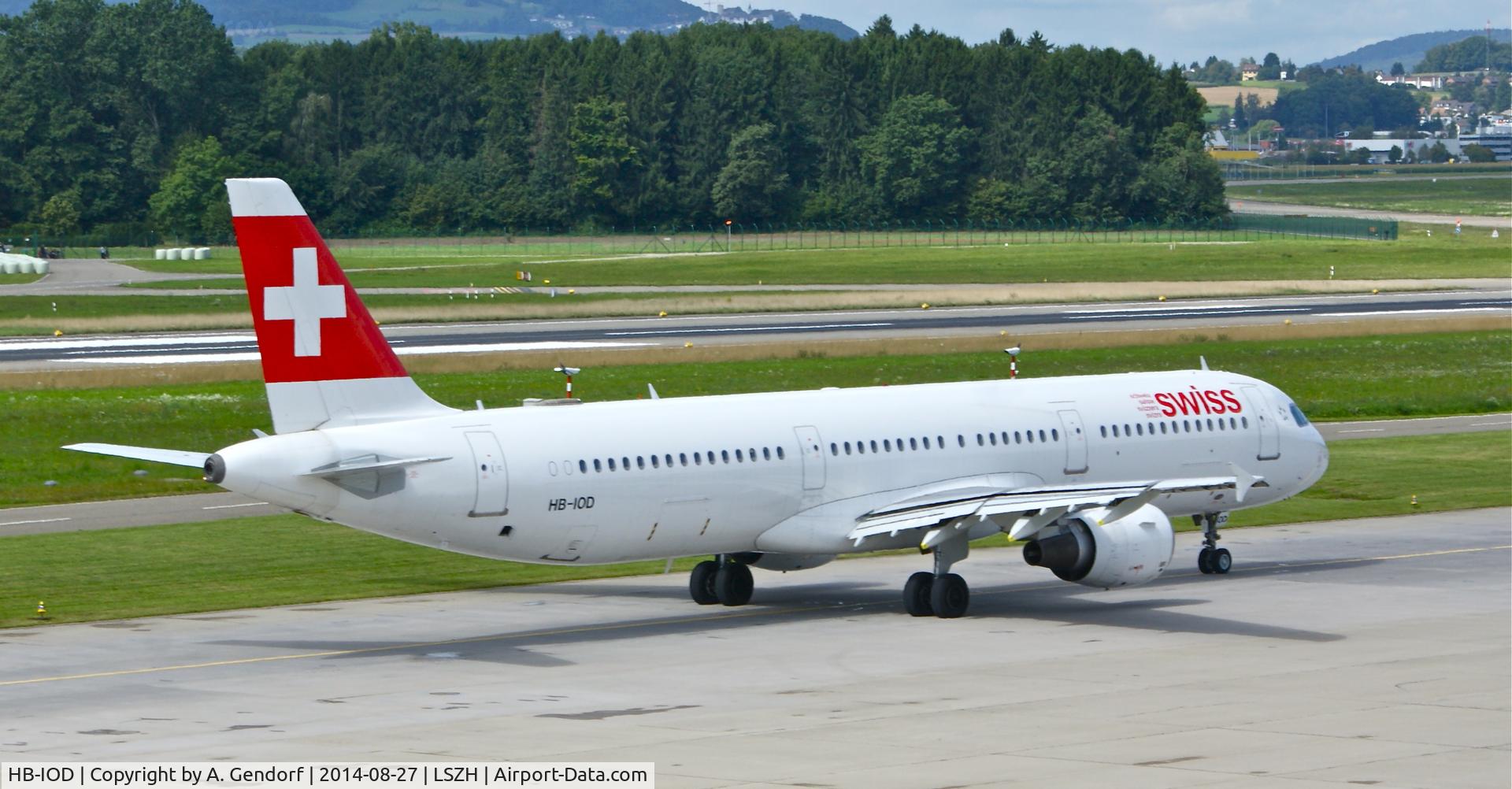 HB-IOD, 1995 Airbus A321-111 C/N 522, Swiss, is here waiting for taxi clearence at Zürich-Kloten(LSZH)