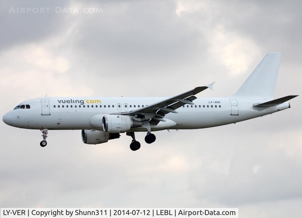 LY-VER, 1993 Airbus A320-212 C/N 409, Landing rwy 25R