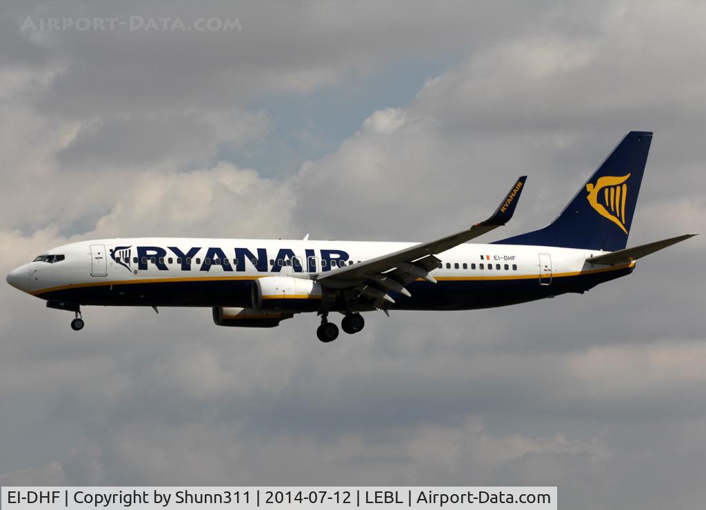 EI-DHF, 2005 Boeing 737-8AS C/N 33575, Landing rwy 25R