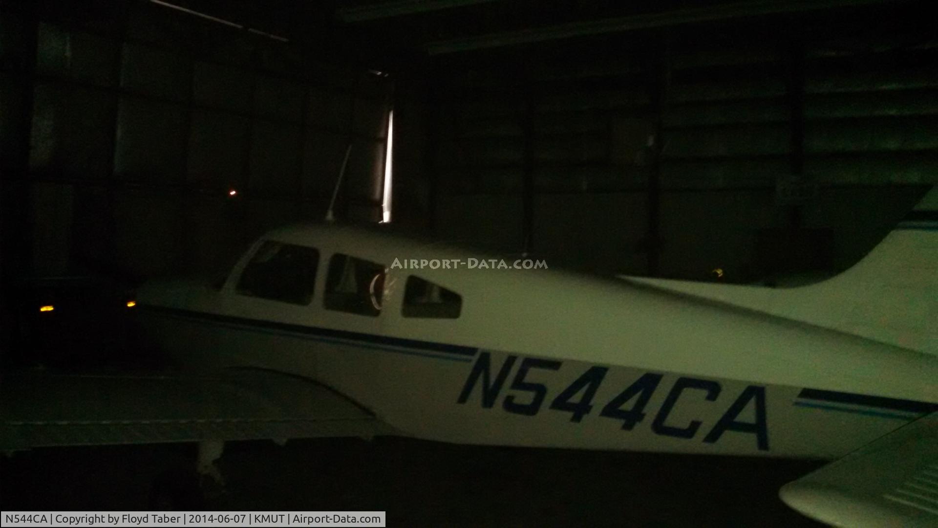 N544CA, 1974 Piper PA-28-151 C/N 28-7415206, Sitting inside