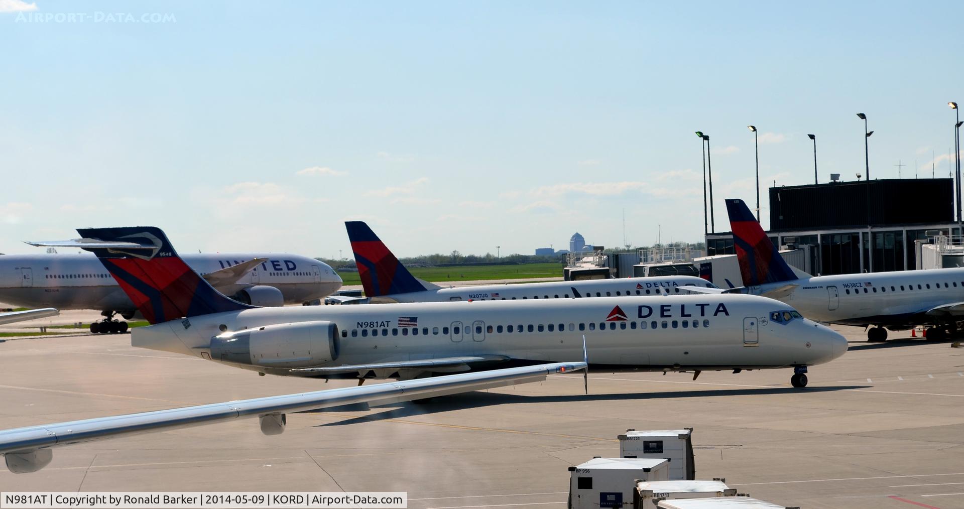 N981AT, 2002 Boeing 717-200 C/N 55040, Taxi O'Hare