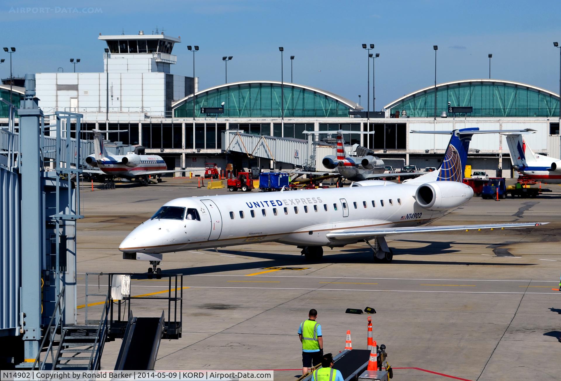 N14902, 2001 Embraer ERJ-145LR (EMB-145LR) C/N 145496, Taxi O'Hare