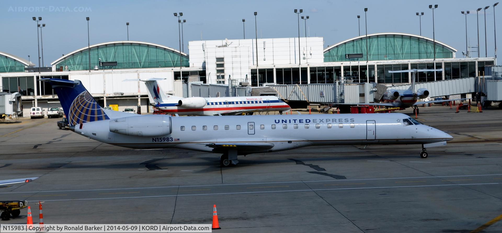 N15983, 2000 Embraer ERJ-145LR (EMB-145LR) C/N 145239, Taxi O'Hare