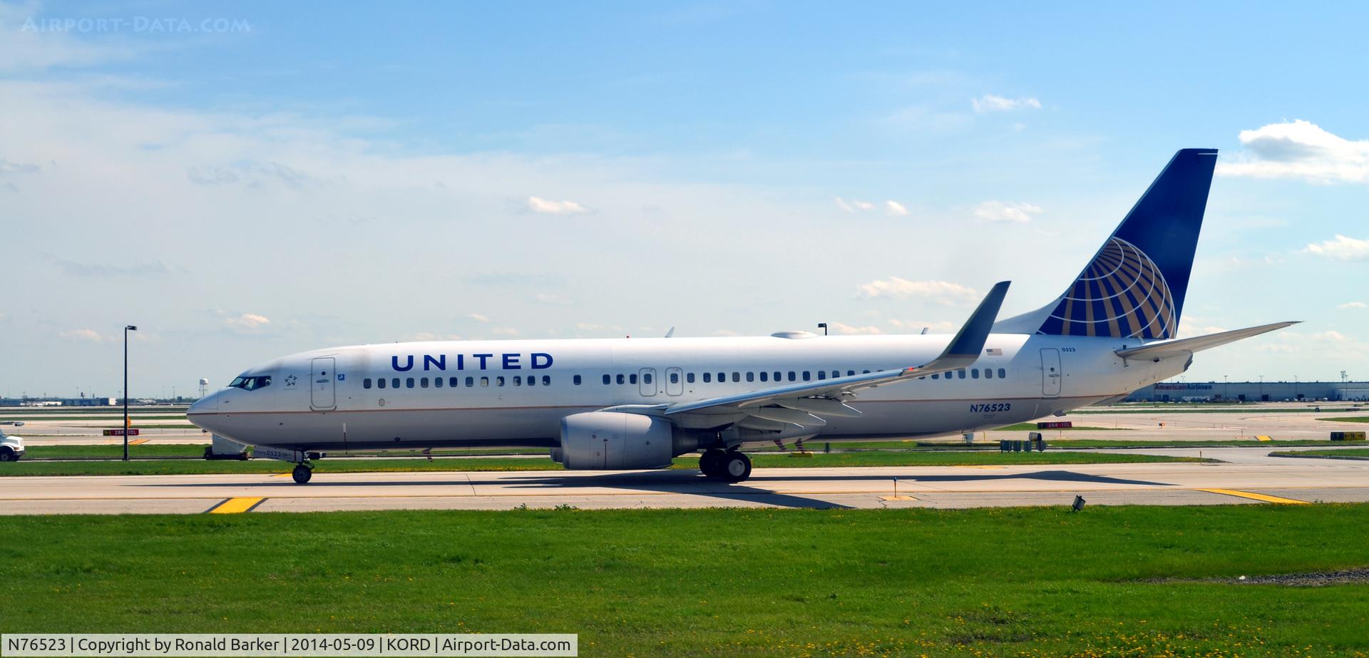 N76523, 2010 Boeing 737-824 C/N 37101, Taxi O'Hare