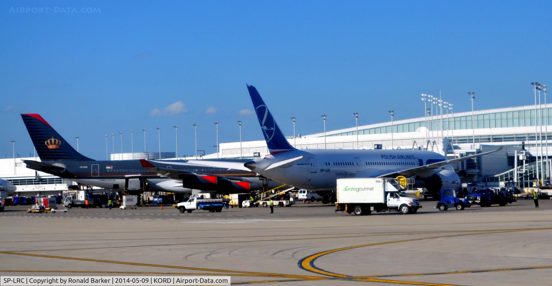 SP-LRC, 2013 Boeing 787-8 Dreamliner C/N 35940, Gate M9 O'Hare