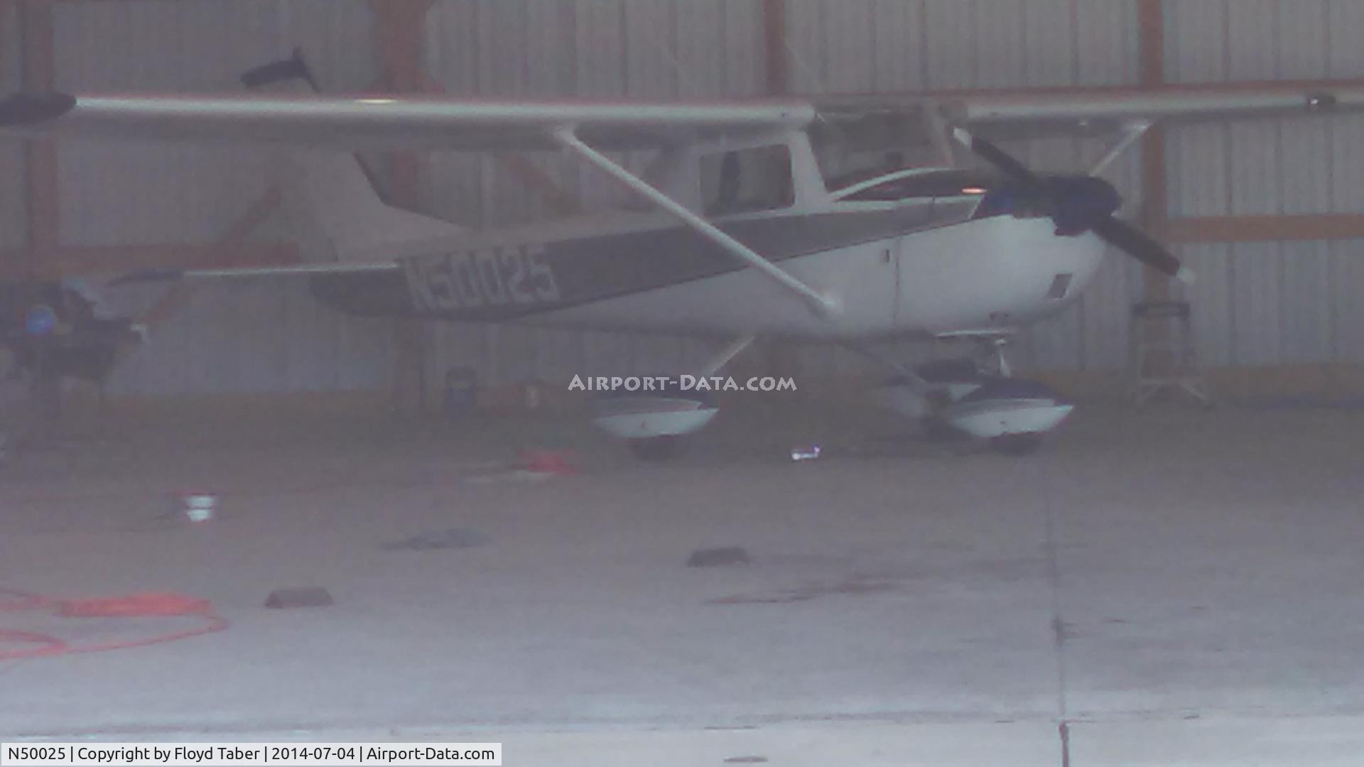 N50025, 1968 Cessna 150H C/N 15069019, hangar queen