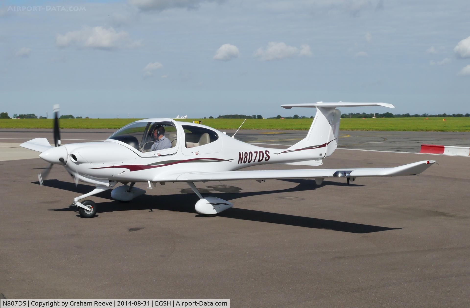 N807DS, 2007 Diamond DA-40 Diamond Star C/N 40.807, Just landed at Norwich.