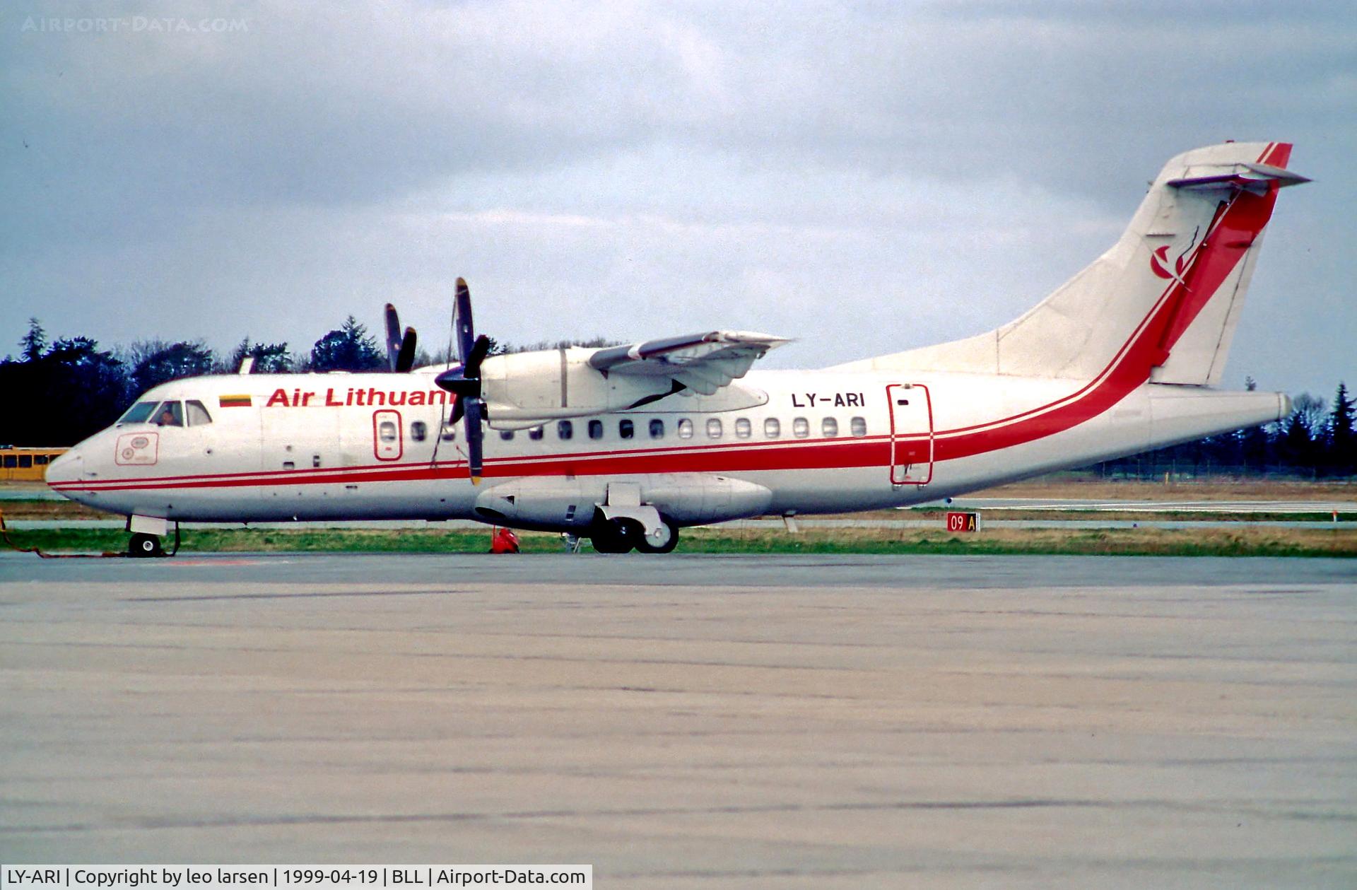 LY-ARI, 1986 ATR 42-312 C/N 012A, Billund Denmark 19.4.99