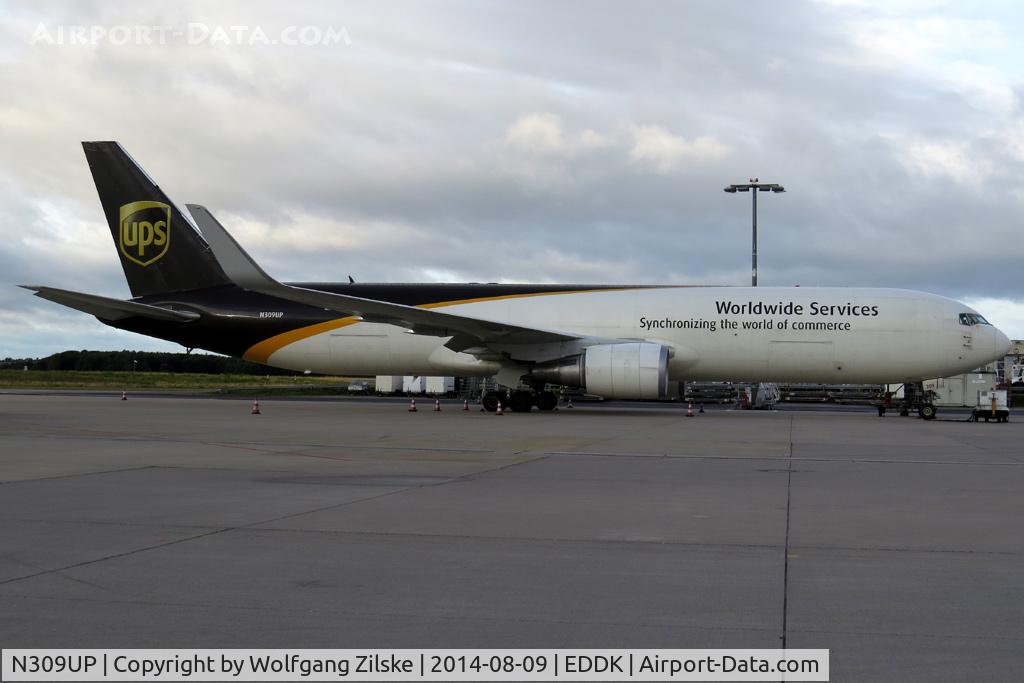 N309UP, 1996 Boeing 767-34AF C/N 27740, visitor
