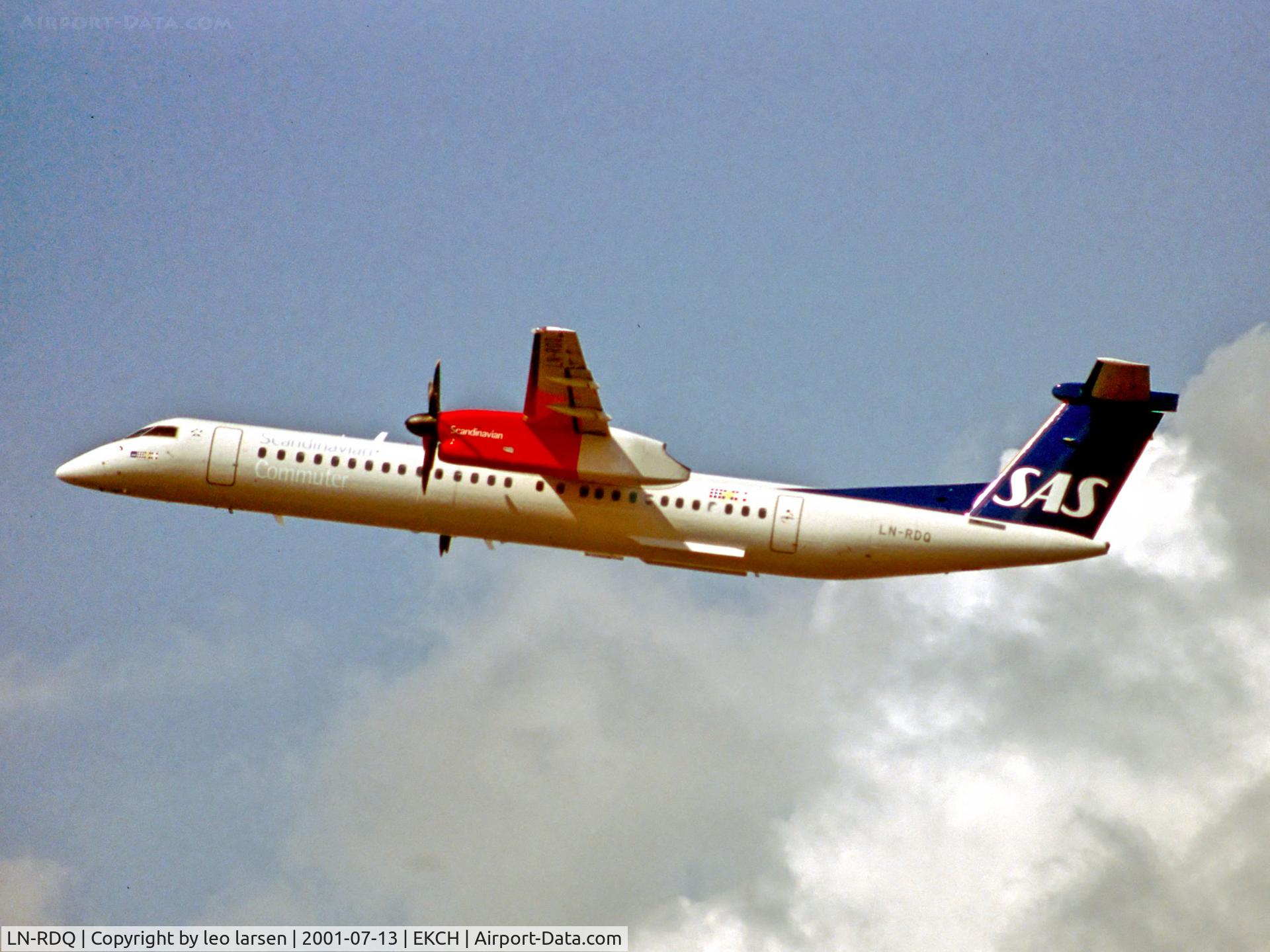 LN-RDQ, 1999 De Havilland Canada DHC-8-402Q Dash 8 C/N 4008, Copenhagen Kastrup 13.7.01