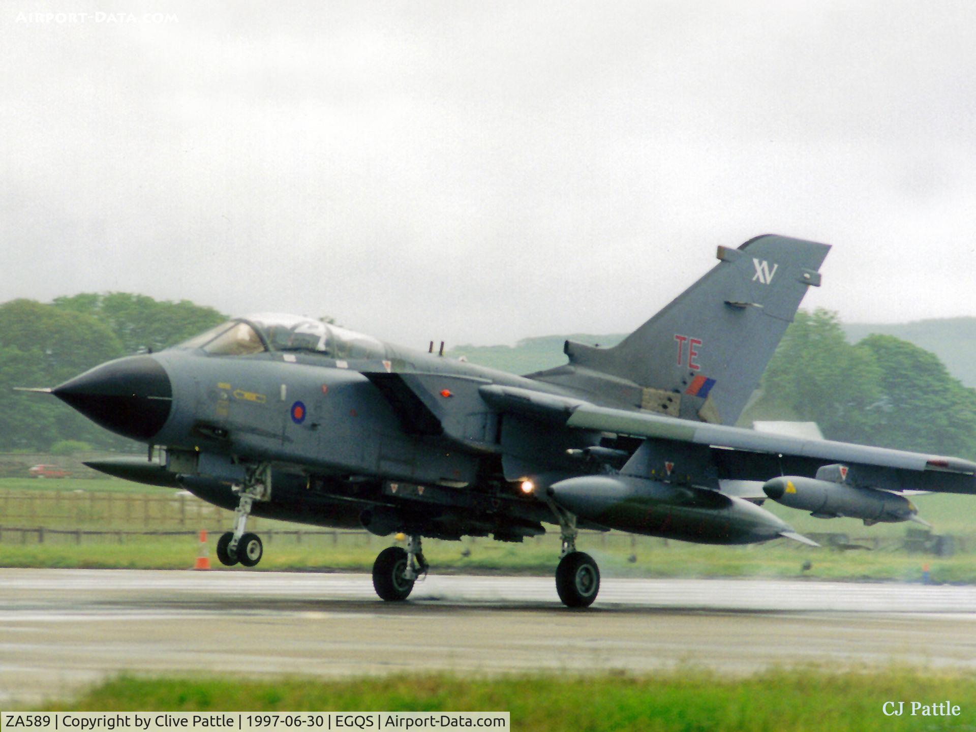 ZA589, 1981 Panavia Tornado GR.1 C/N 099/BS032/3053, Scanned from print. ZA589 when GR.1 and coded TE of 15 R Sqn RAF seen landing at home base RAF Lossiemouth EGQS in June 1997