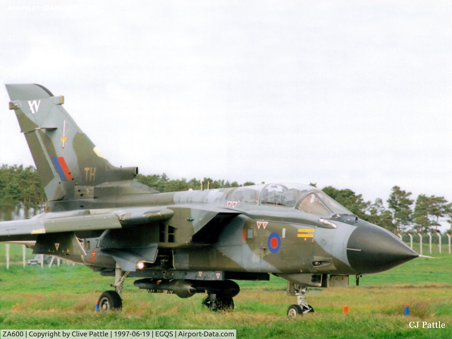 ZA600, 1982 Panavia Tornado GR.1 C/N 122/BS039/2123, Scanned from print. ZA600 coded TH of 15 R Sqn taxies for take-off at RAF Lossiemouth, June 1997