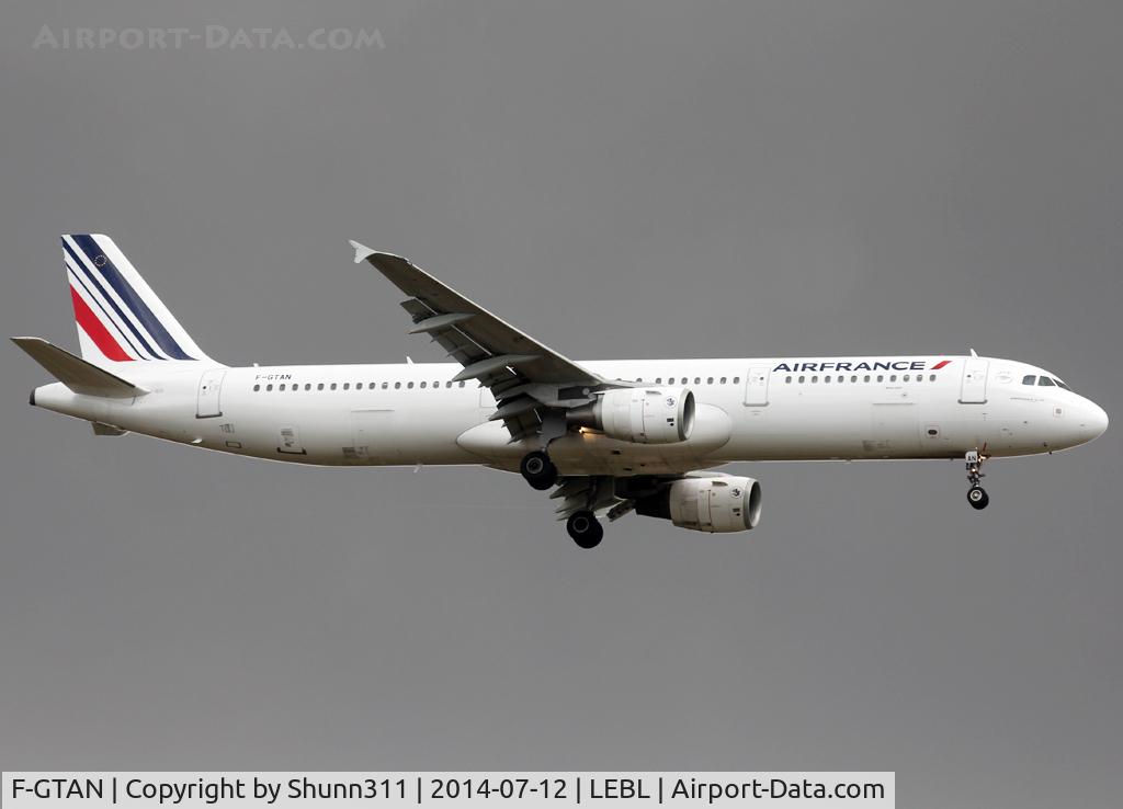 F-GTAN, 2007 Airbus A321-211 C/N 3051, Landing rwy 07R... new c/s