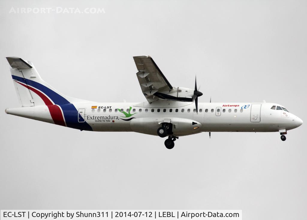 EC-LST, 1991 ATR 72-201 C/N 234, Landing rwy 07R... Swiftair c/s with additional 'Extremadura, Close to You' titles